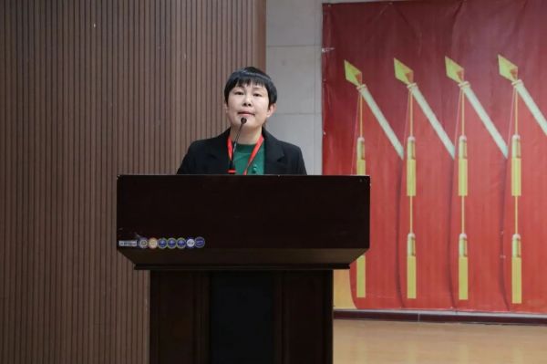 bat365官方官网||管理学院||“管理催奋进，榜样促前行”年末表彰大会