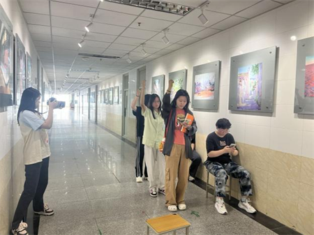 bat365官方官网艺术学院广播电视编导专业实践课风采