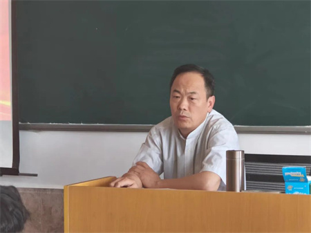 “倾听“新”声共发展，同心同力谱新篇”——bat365官方官网艺术学院开展期中学生座谈会