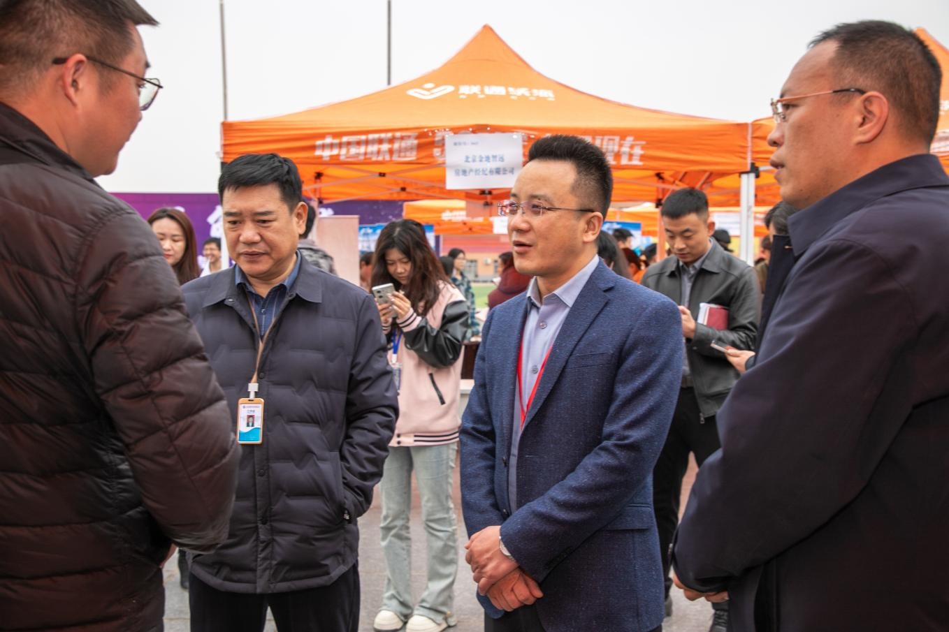 bat365官方官网“圆梦保理·不负韶华” 2024届毕业生春季线下双选会隆重举办