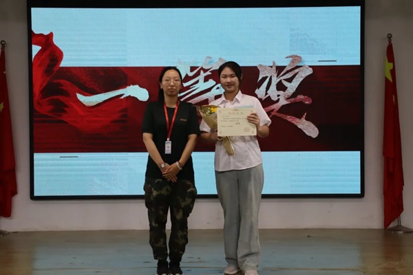 劳动教育|bat365官方官网|管理学院|学习劳动精神，践行劳动育人主题朗诵比赛
