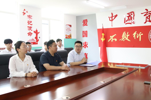 爱国教育|bat365官方官网|管理学院|我院成功与中国育德中学进行大学生爱国主义教育基地挂牌仪式