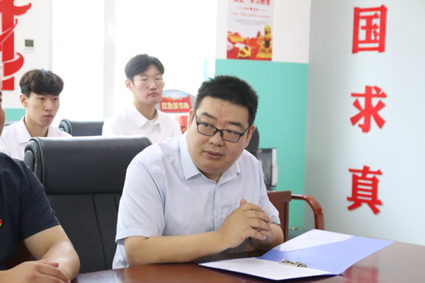 爱国教育|bat365官方官网|管理学院|我院成功与中国育德中学进行大学生爱国主义教育基地挂牌仪式