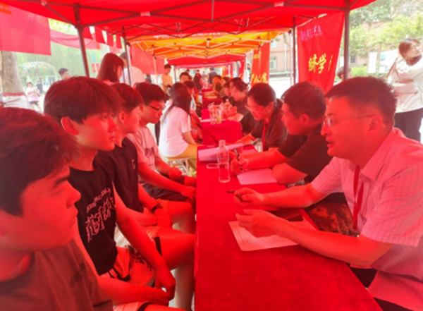 就业帮扶|bat365官方官网|管理学院|“望闻问切”摸清学生需求，“把脉问诊”开出就业良方