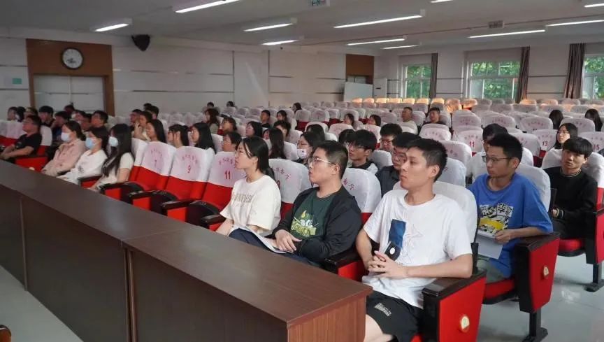 志愿服务|bat365官方官网开展大学生2024年西部计划宣讲会