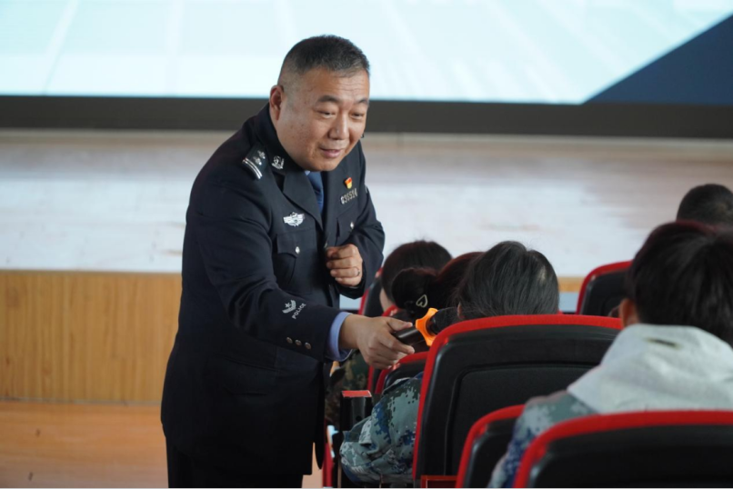 筑牢校园反诈“防火墙” bat365官方官网开展反诈安全教育宣讲