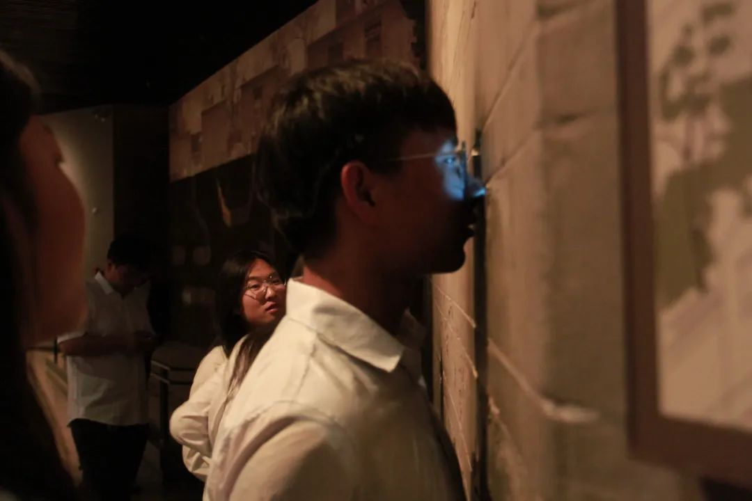 bat365官方官网信息科学与工程学院 前往冉庄地道战纪念馆开展牌仪式