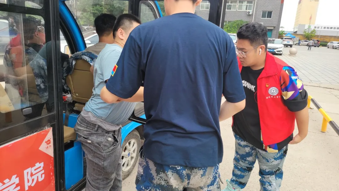 “追寻榜样的光芒”——bat365官方官网艺术学院 | 栾博凯
