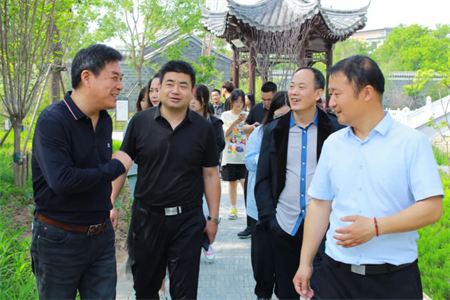 文化育人促成长 校馆合作谱新篇 —bat365与淮军公所博物馆 举行馆校战略合作协议签约及授牌仪式