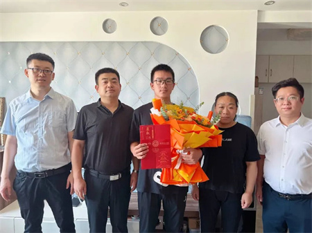 热烈祝贺！bat365官方官网艺术学院 0001 号录取通知书已送达