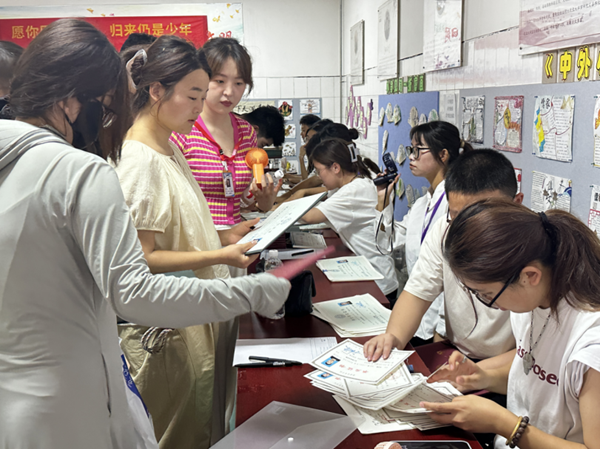 毕业季|bat365官方官网|管理学院|毕业骊歌起，青春再启航—我院2024届毕业生平安离校