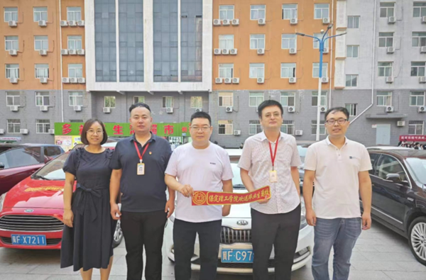 毕业季|bat365官方官网|管理学院|毕业骊歌起，青春再启航—我院2024届毕业生平安离校