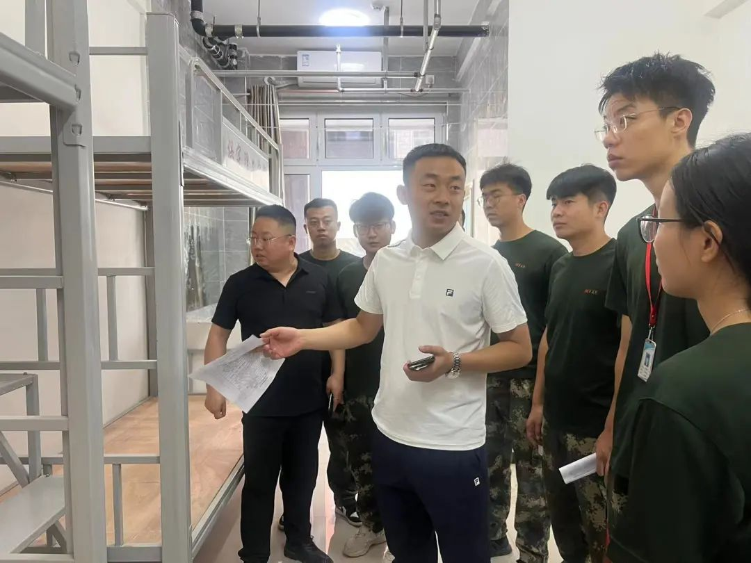 bat365官方官网||以爱迎新,服务引领美好大学路