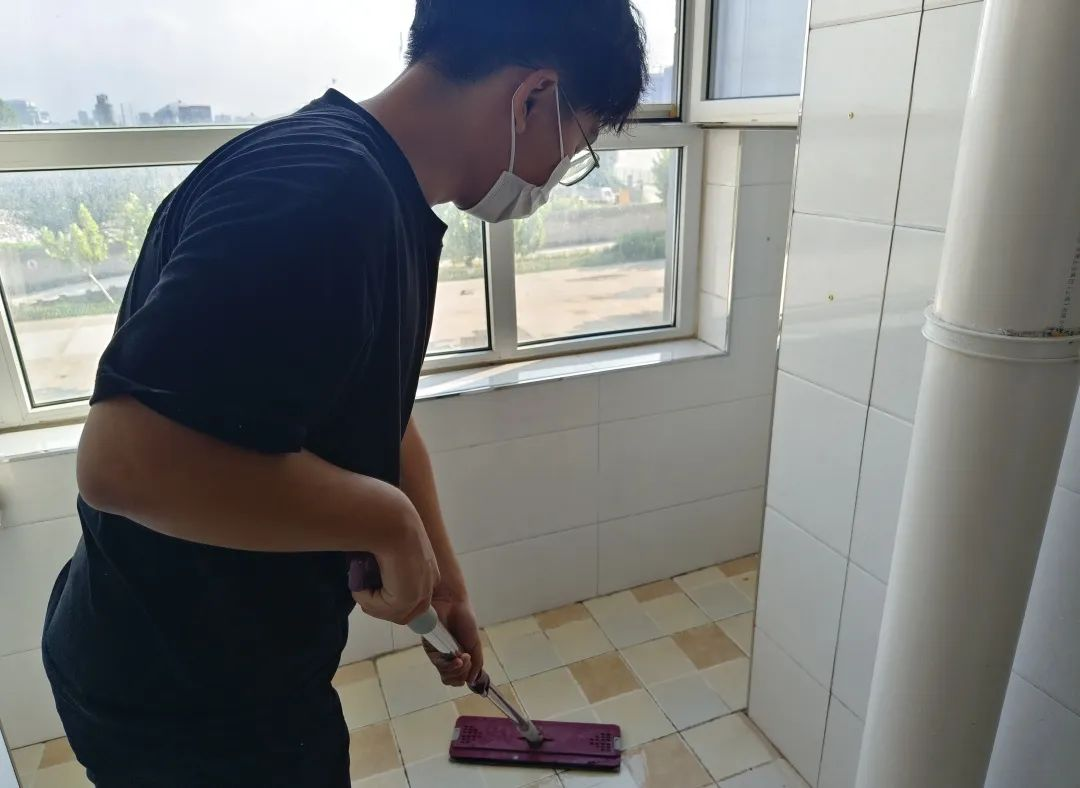 bat365官方官网||以爱迎新,服务引领美好大学路