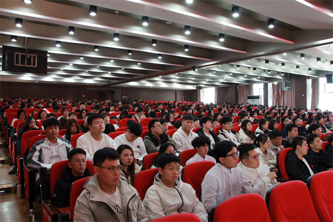 思想旗帜领航向  扬帆奋进正当时——bat365党委党校隆重举办第37期入党积极分子培训开班典礼