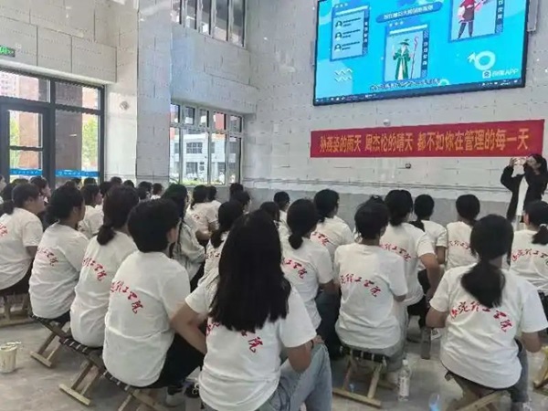 bat365官方官网|管理学院|青春筑防线，共筑无邪梦
