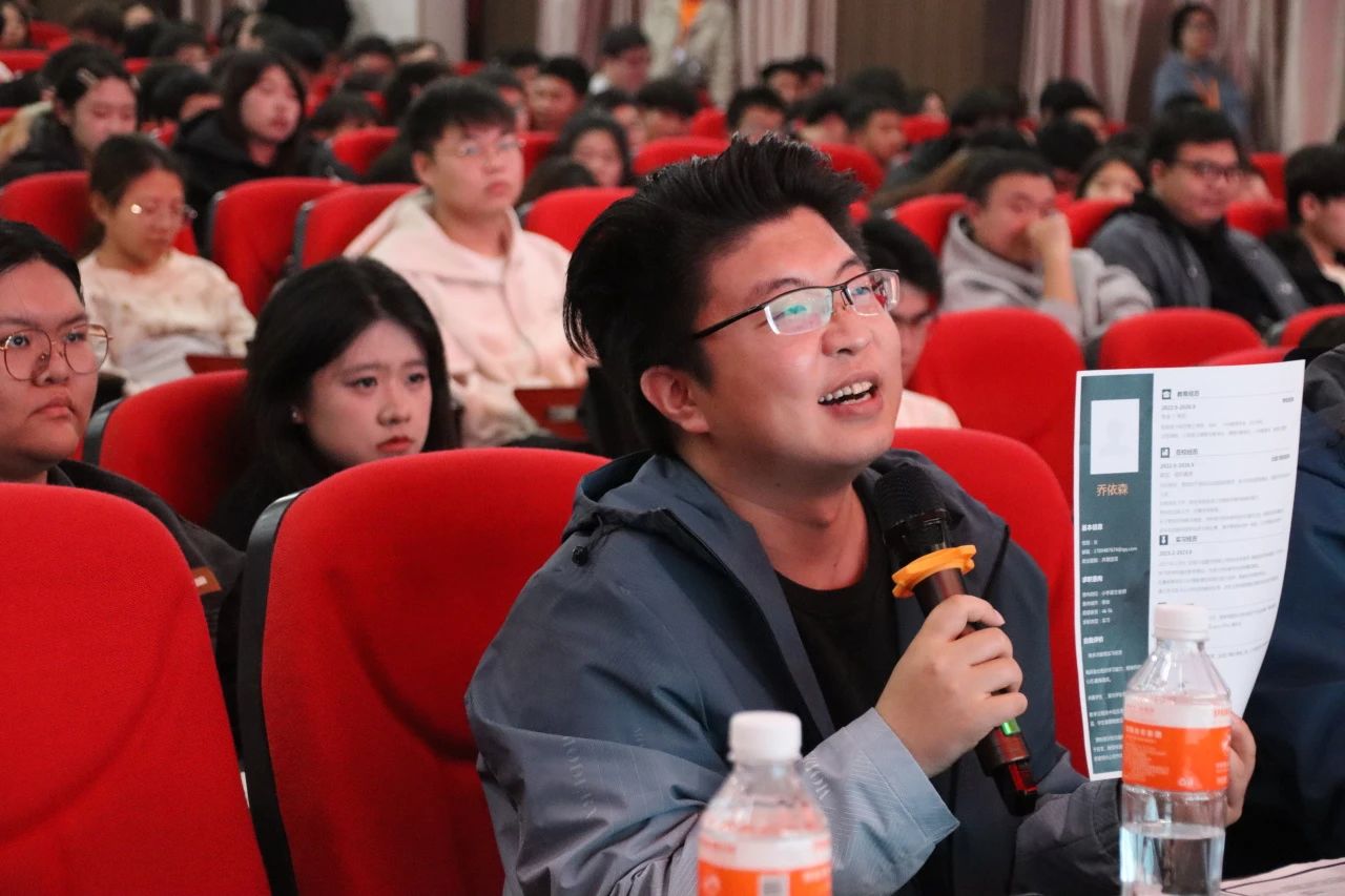 专业竞赛|bat365官方官网|管理学院|“化繁为‘简’,‘职’面未来”简历大赛