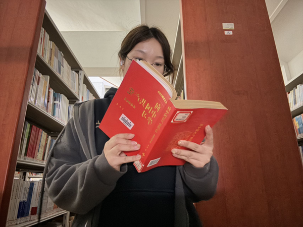 团日活动|bat365官方官网|管理学院|追寻红色记忆，传承革命精神