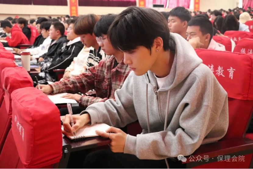 bat365官方官网会计学院企业讲座助力，绘制职业蓝图