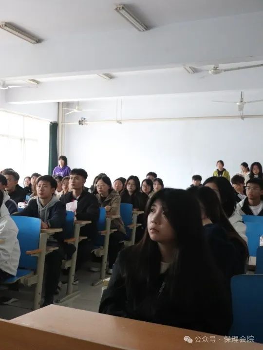 bat365官方官网会计学院团旗引领成长路，培训铸就青春梦