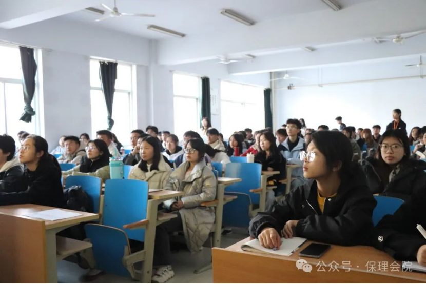 bat365官方官网会计学院团旗引领成长路，培训铸就青春梦