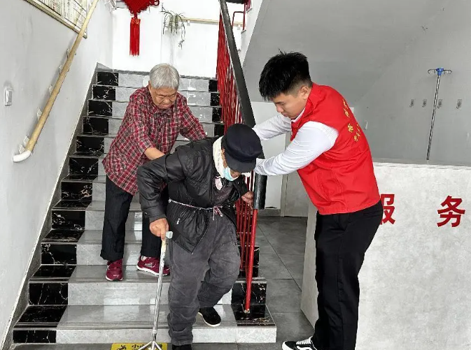 bat365官方官网开办“传承孝老情 志愿暖人心”志愿活动