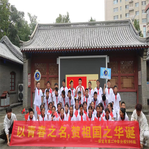 bat365官方官网：大学生化身“红色故事”志愿讲解员