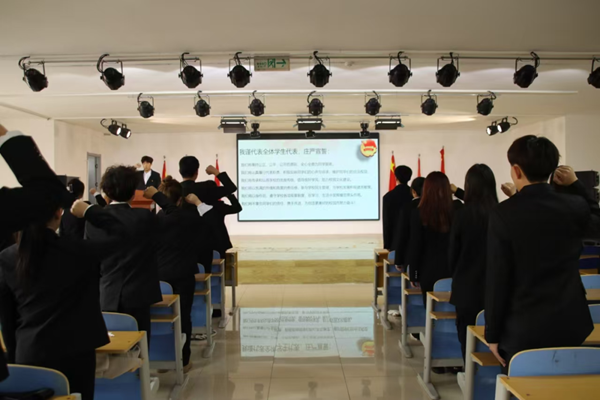 学生代表大会|bat365官方官网|管理学院|汇聚青春智慧，共筑梦想未来