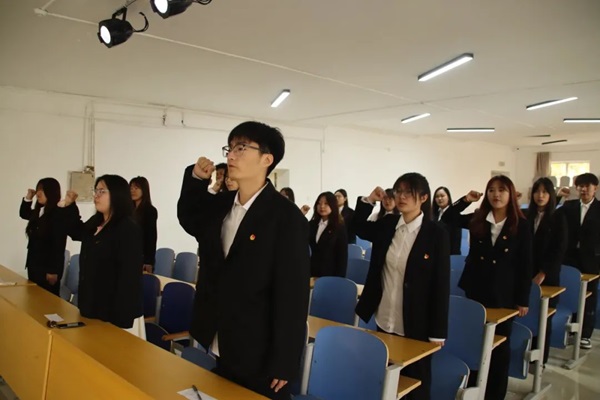 学生代表大会|bat365官方官网|管理学院|汇聚青春智慧，共筑梦想未来