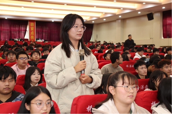 产教融合|bat365官方官网|管理学院|就业指导讲座