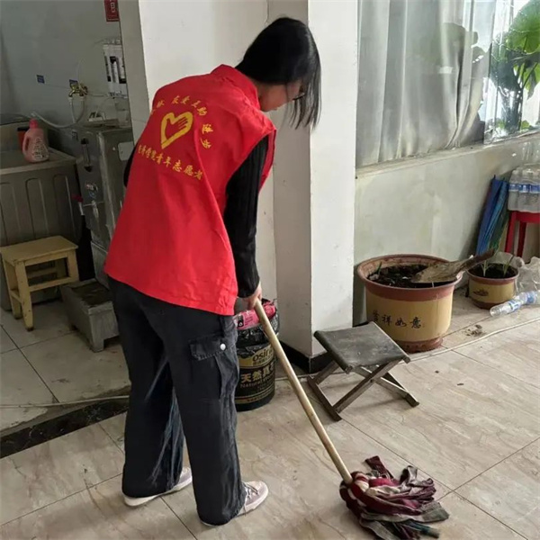 尊老敬老，情暖重阳——bat365官方官网走进南祥园敬老院开展关爱慰问老人活动