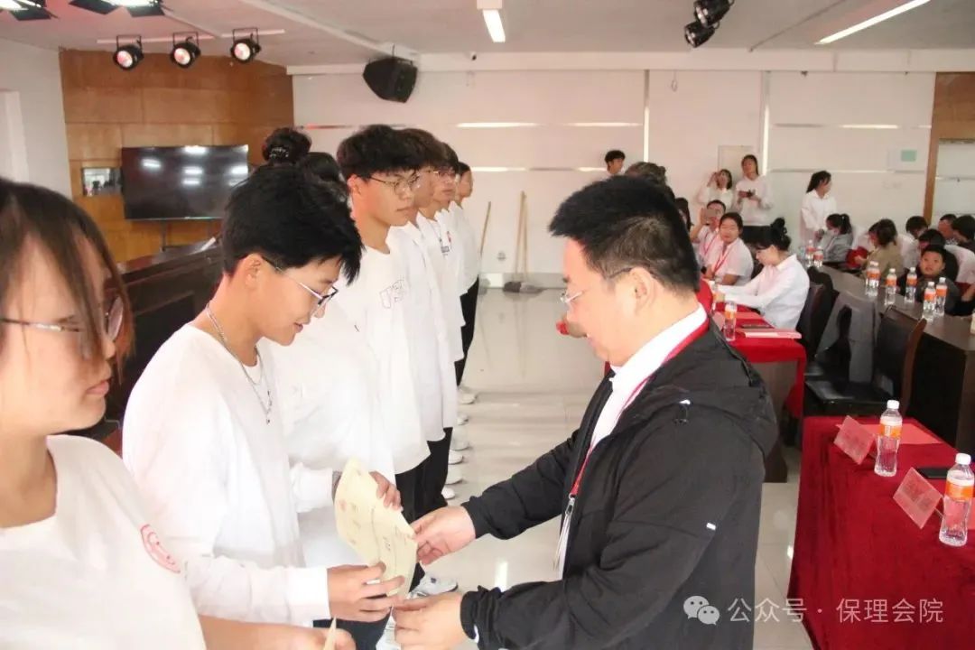 高校速递 | bat365官方官网会计学院举办“共筑成长桥梁,探索共育之路”家校共育活动