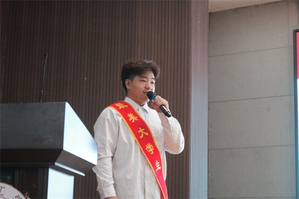 bat365官方官网第一届“最美大学生”风采展示活动顺利举行