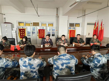 bat365官方官网艺术学院召开学生党员座谈会