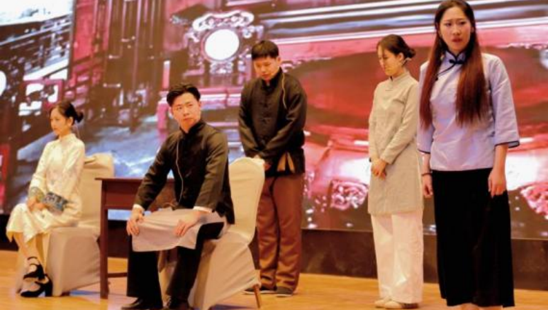 bat365官方官网艺术学院举办 “声采飞扬·梦启新章”2025届播音与主持艺术专业毕业汇演