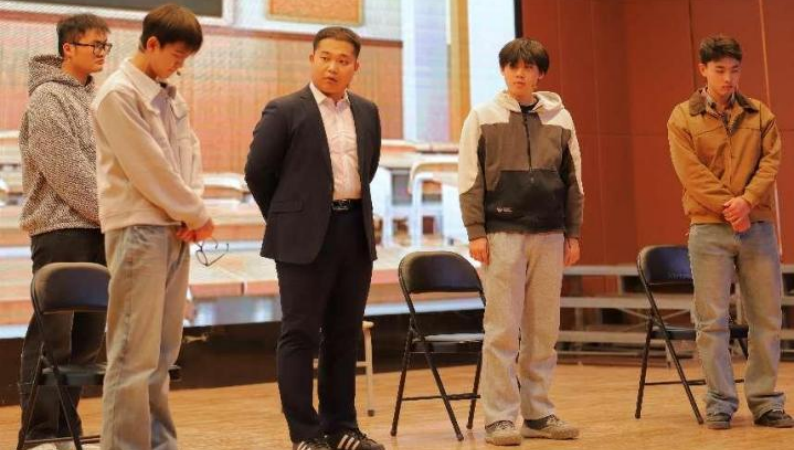 bat365官方官网艺术学院举办 “声采飞扬·梦启新章”2025届播音与主持艺术专业毕业汇演