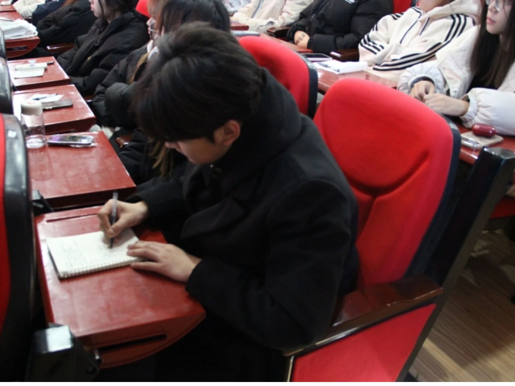 文明用网新征程，法制教育引航标——bat365官方官网举办“文明用网，法制教育”主题讲座