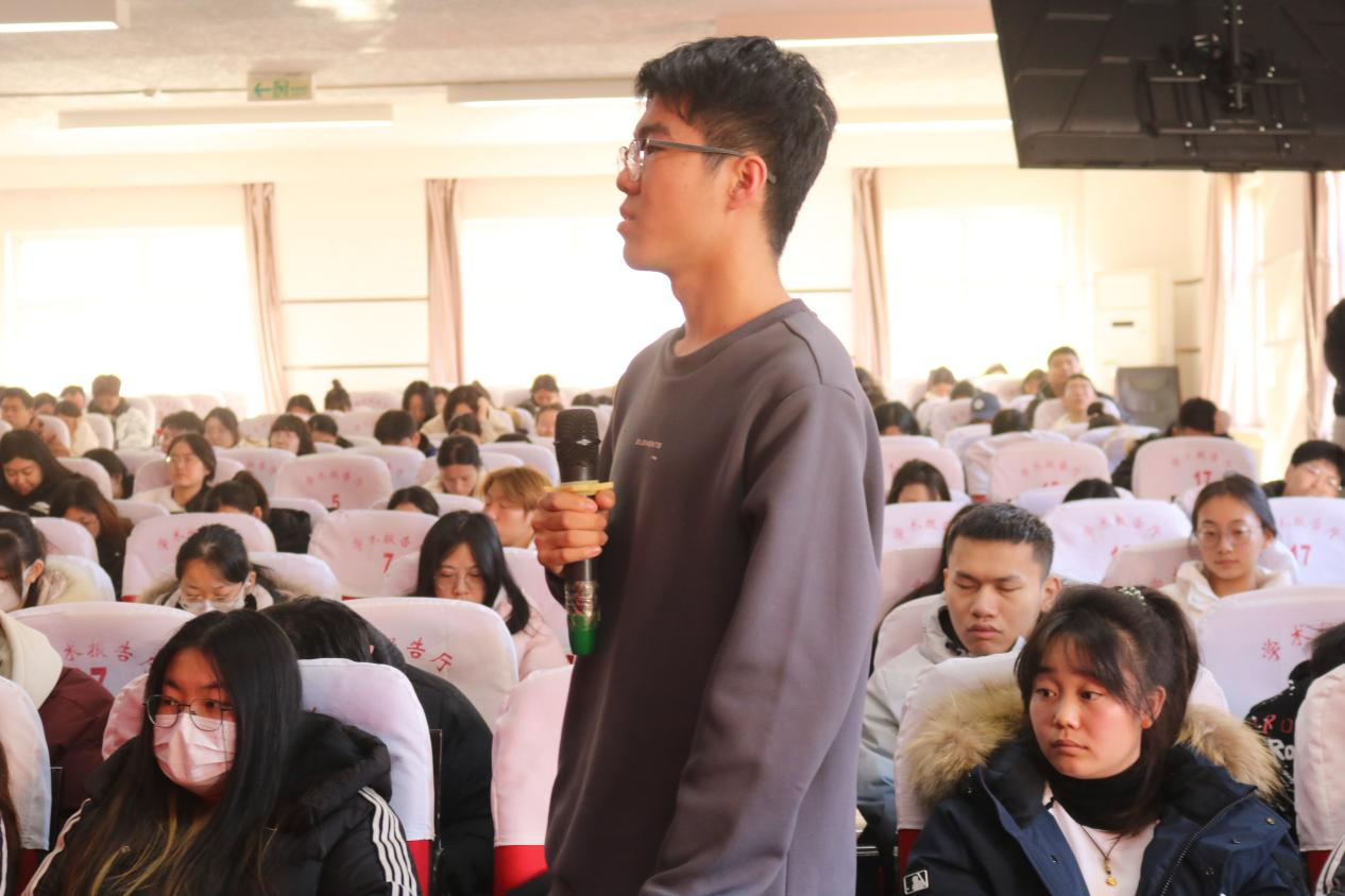 bat365官方官网成功举办考研经验分享会