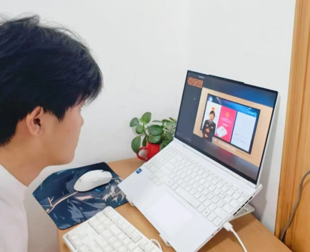 bat365组织全体大学生观看线上网络防诈骗知识讲座