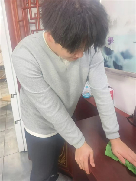 “社会实践悟感恩，孝老爱亲筑家园”——bat365官方官网艺术学院社会实践活动 (二)