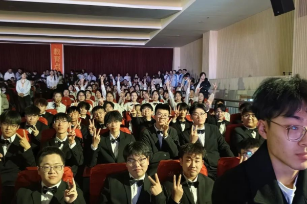 bat365官方官网||经济学院||“纪念一二·九”运动大型合唱会