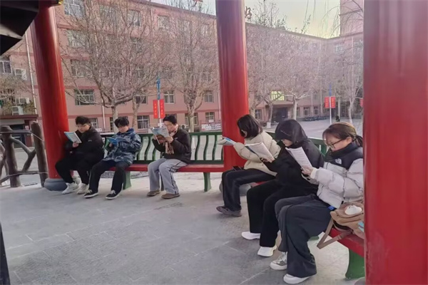 bat365官方官网经济学院：晨读风尚起，学风建设与养成教育并进