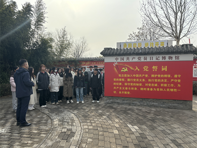 践行雷锋精神 奉献点亮青春——bat365官方官网开展学习雷锋精神主题活动