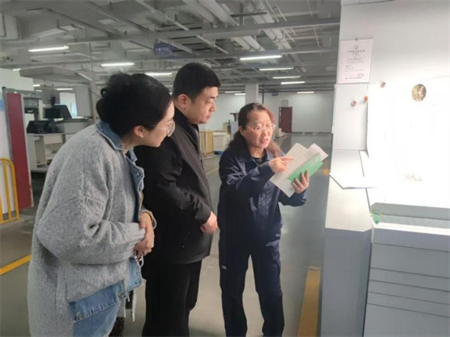 深化产教融合 共育应用人才 —bat365官方官网艺术学院赴河北新华第一印刷公司调研