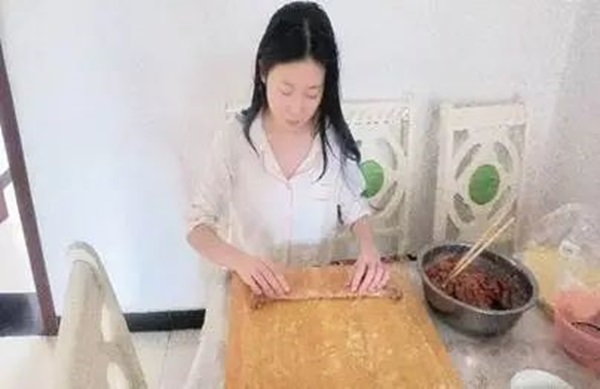 孝老爱亲(六)|bat365官方官网|管理学院|孝老之行践于微，爱亲之情暖人心