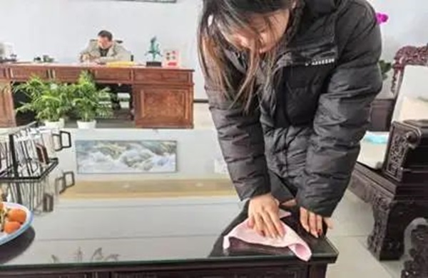 孝老爱亲(六)|bat365官方官网|管理学院|孝老之行践于微，爱亲之情暖人心