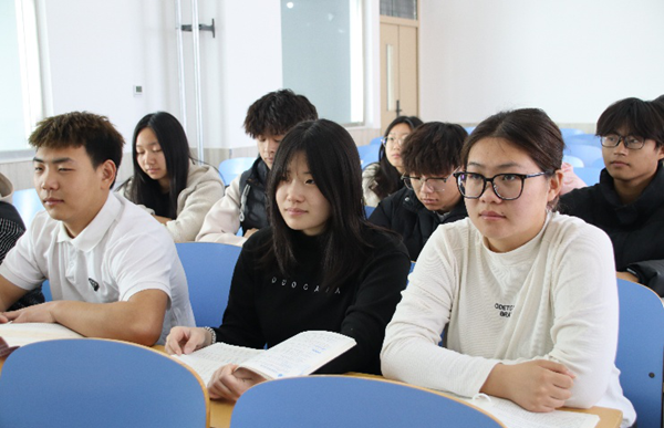 学风建设|bat365官方官网|管理学院|学风建设正当时，小组学习展新姿