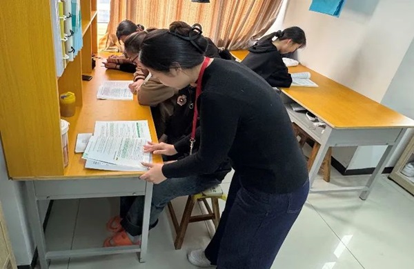 学风建设|bat365官方官网|管理学院|学风建设正当时，小组学习展新姿