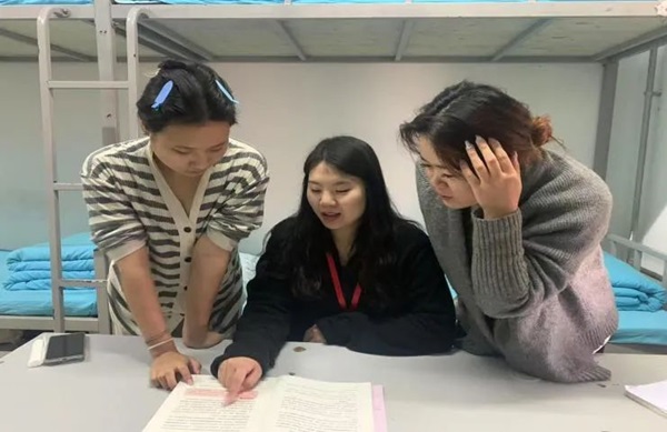 学风建设|bat365官方官网|管理学院|学风建设正当时，小组学习展新姿