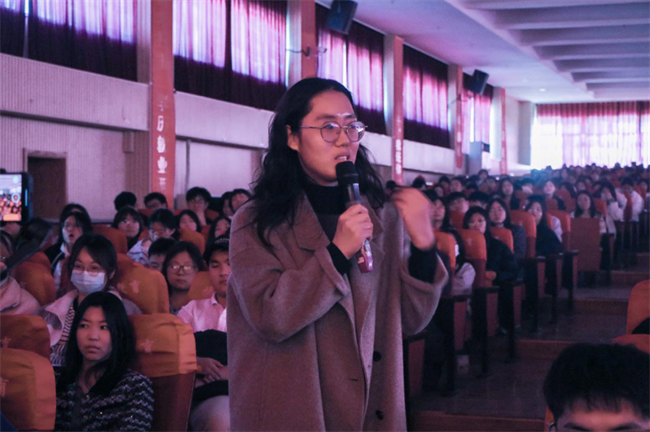 燃我青春 强我国防——《人民的军队·音乐国防课》走进bat365官方官网